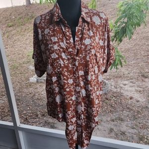 NWT Floral Print Tie Front Blouse